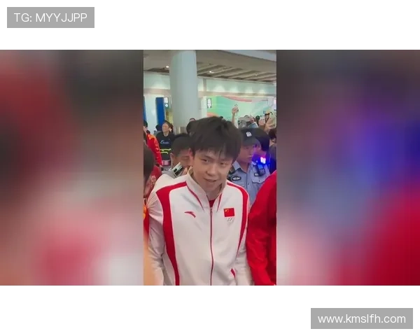 王楚钦凯旋面红眼肿识别受阻 王楚钦凯旋面红眼肿识别受阻